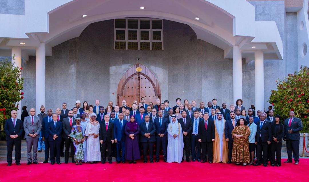 Waliohudhuria mkutano ufunguzi wa bunge Waliohudhuria mkutano ufunguzi wa bunge