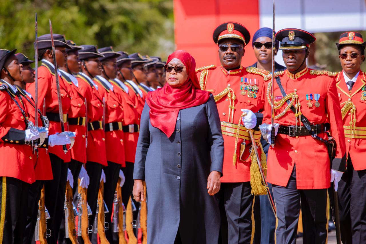 Dkt. Samia aagiza fedha za sherehe ya kuadhimisha 9 Desemba zikarabati miundombinu iliyoharibiwa Oktoba 29 Dkt. Samia aagiza fedha za sherehe ya kuadhimisha 9 Desemba zikarabati miundombinu iliyoharibiwa Oktoba 29