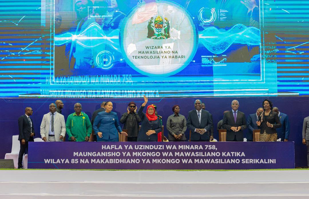 Uzunduzi wa minara 758, maunganisho ya mkongo wa mawasiliano Uzunduzi wa minara 758, maunganisho ya mkongo wa mawasiliano